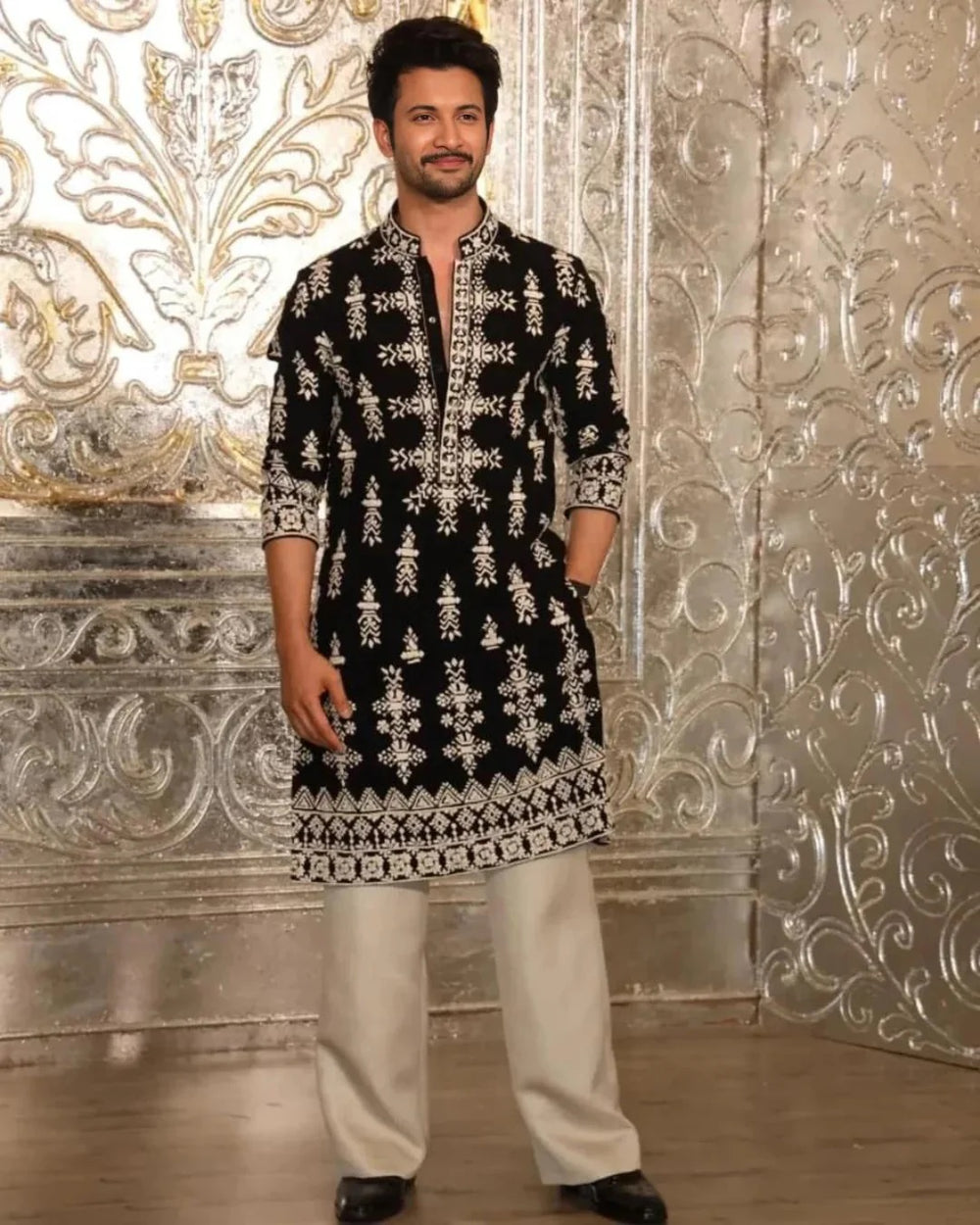 Black Velvat Kurta Pajama With Embroidery