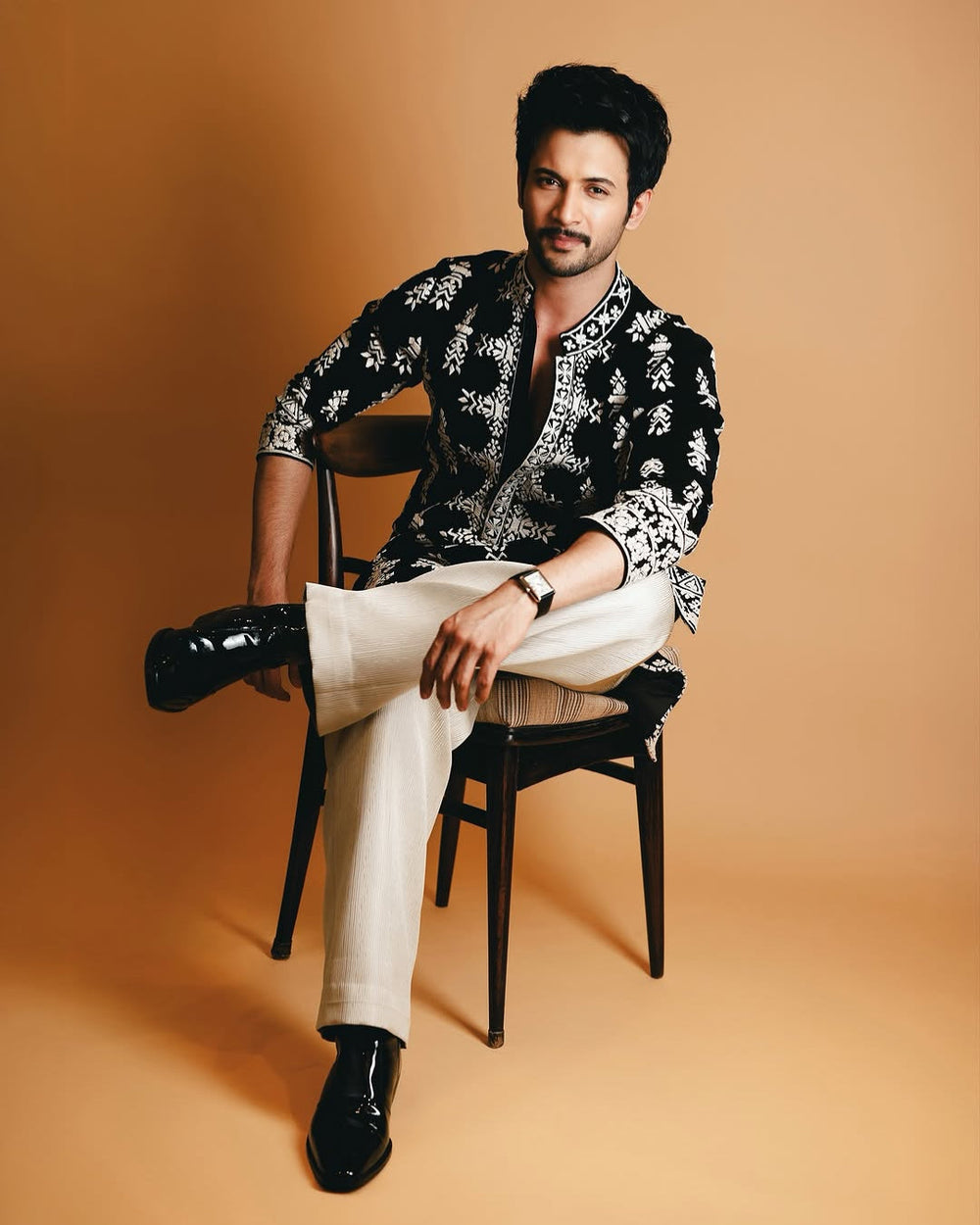 Black Velvat Kurta Pajama With Embroidery