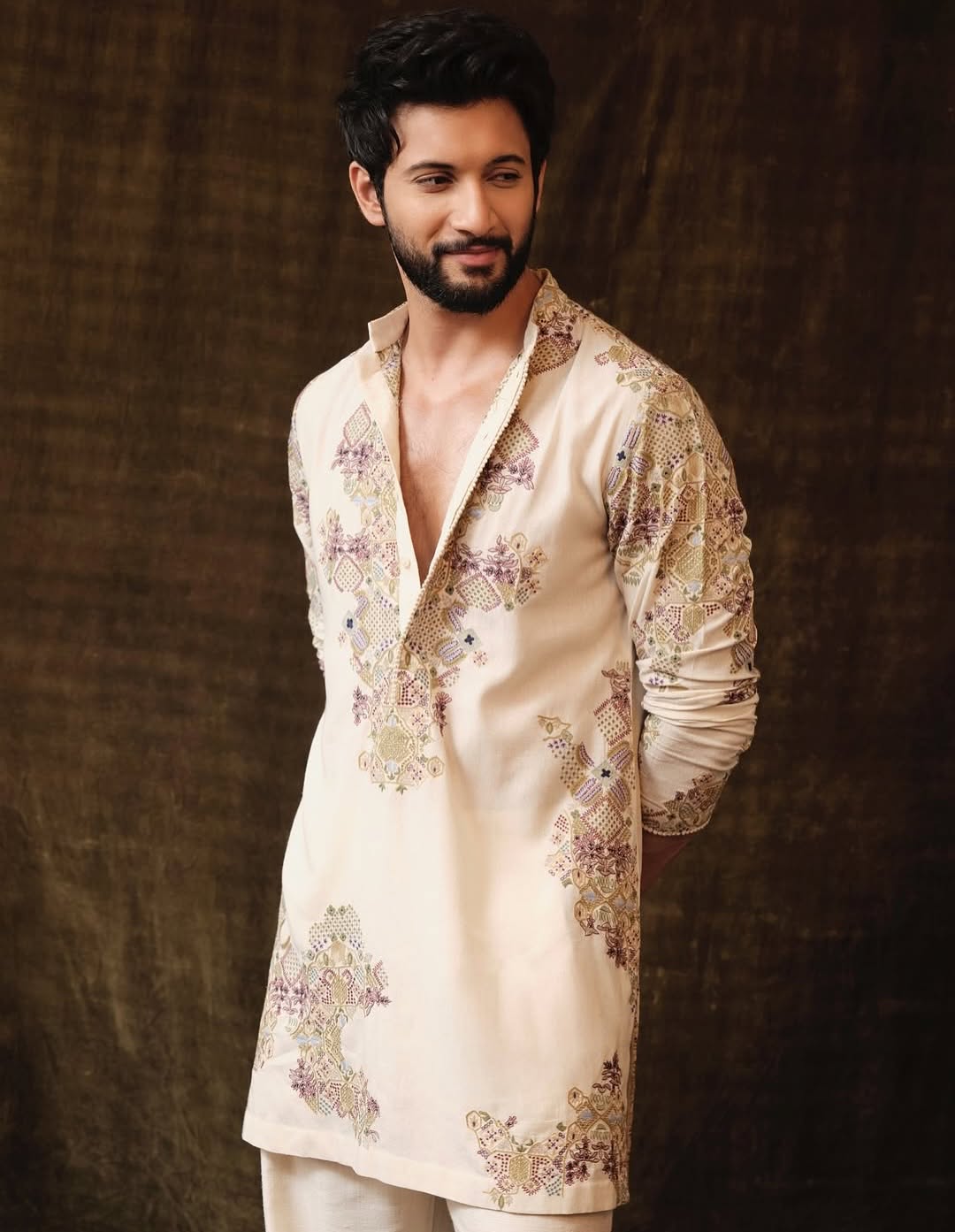 Ivory Embroidery Kurta Pajama Set - The Indian Kurta
