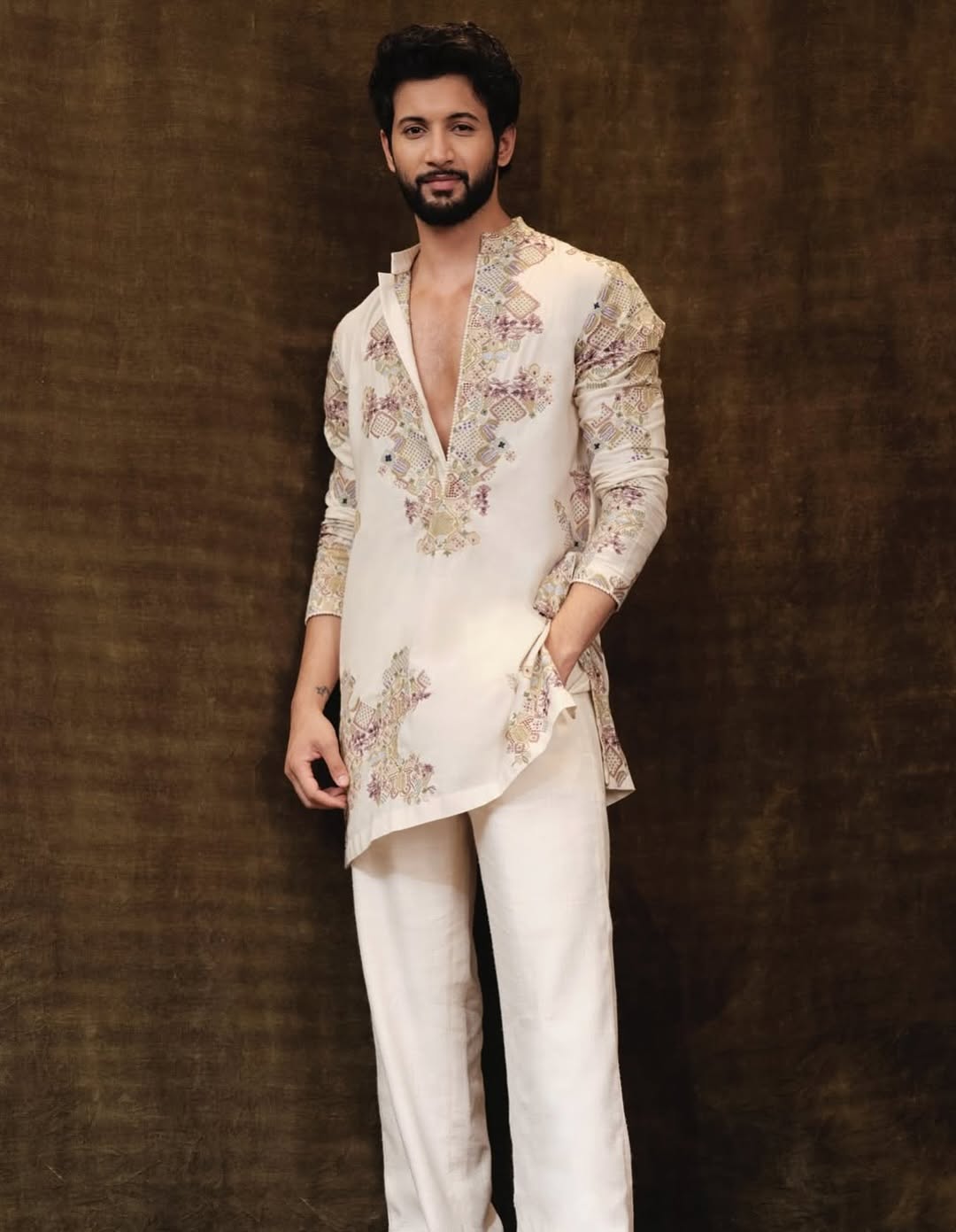Ivory Embroidery Kurta Pajama Set - The Indian Kurta