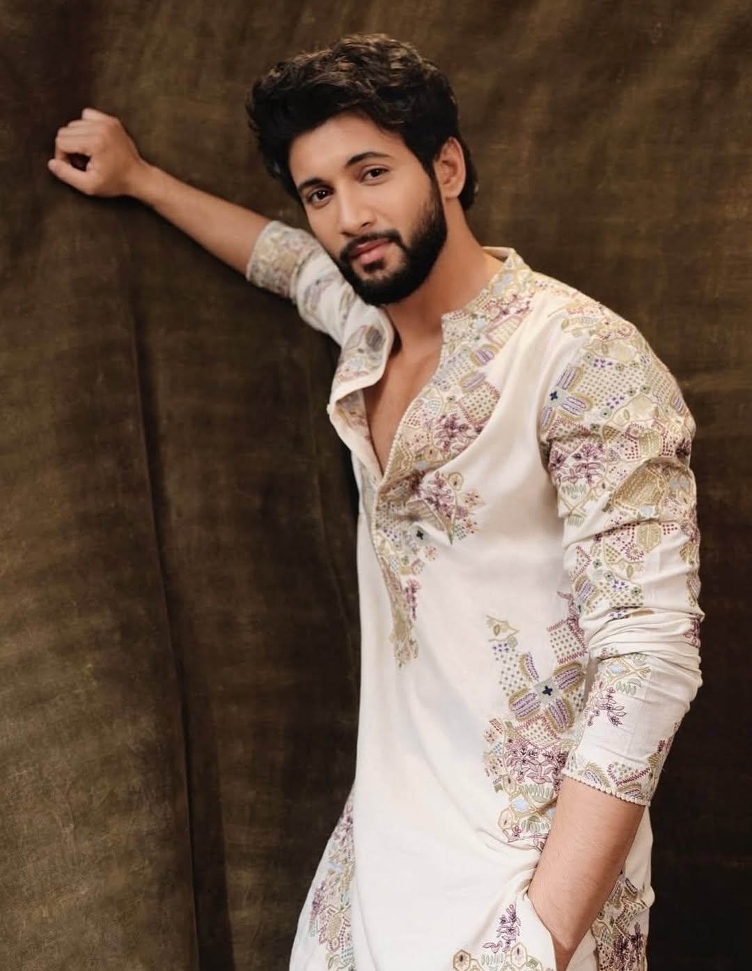 Ivory Embroidery Kurta Pajama Set - The Indian Kurta