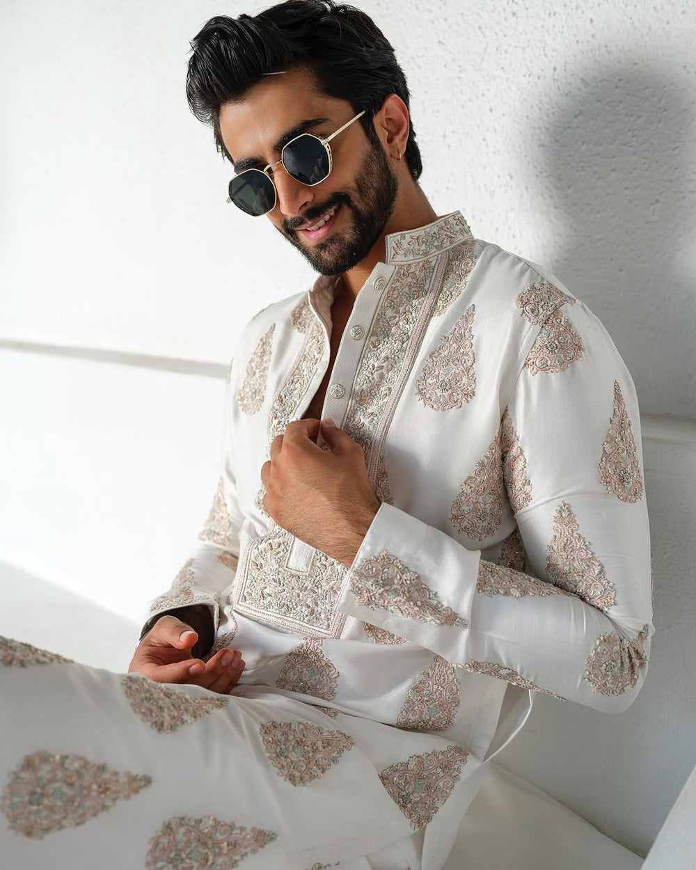 Off White Kurta Pajama Set With Embroidery Work - The Indian Kurta