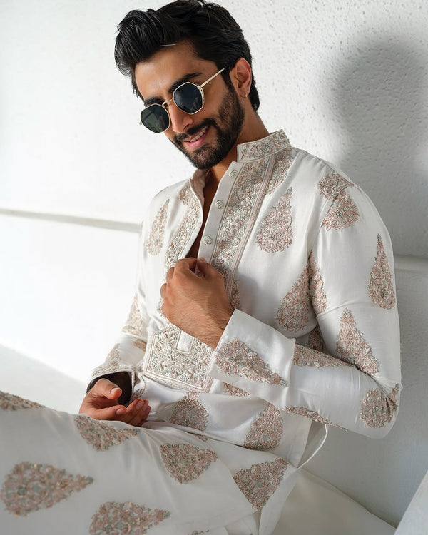 Off White Kurta Pajama Set With Embroidery Work - The Indian Kurta