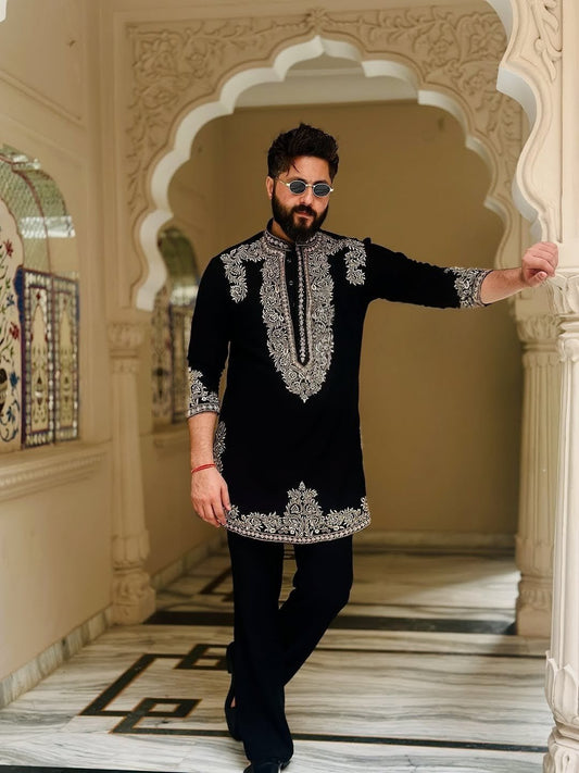 Vinay Rana Black kurta set With Embroidery work - The Indian Kurta