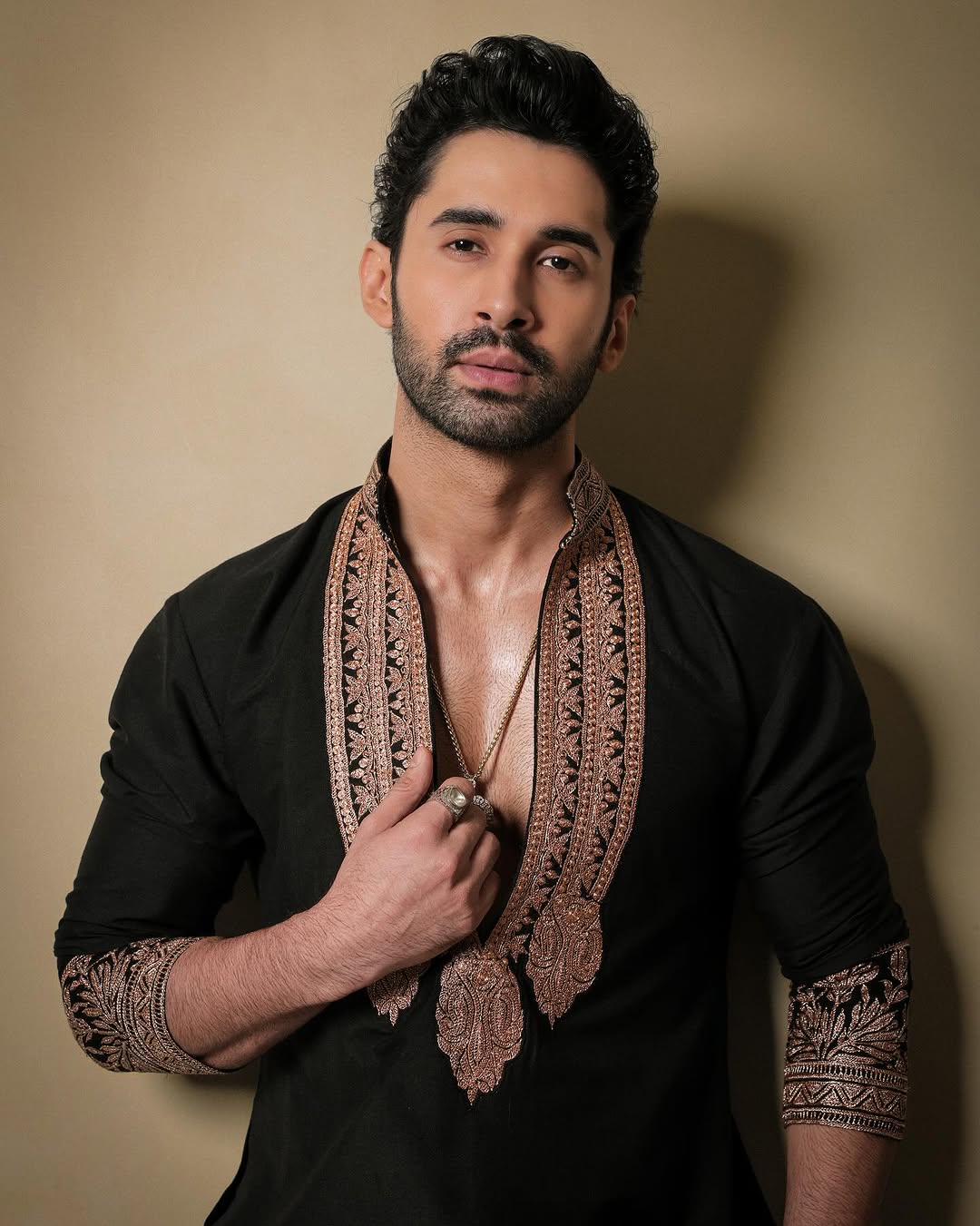 Z Black Celebrities Kurta Pajama Set - The Indian Kurta