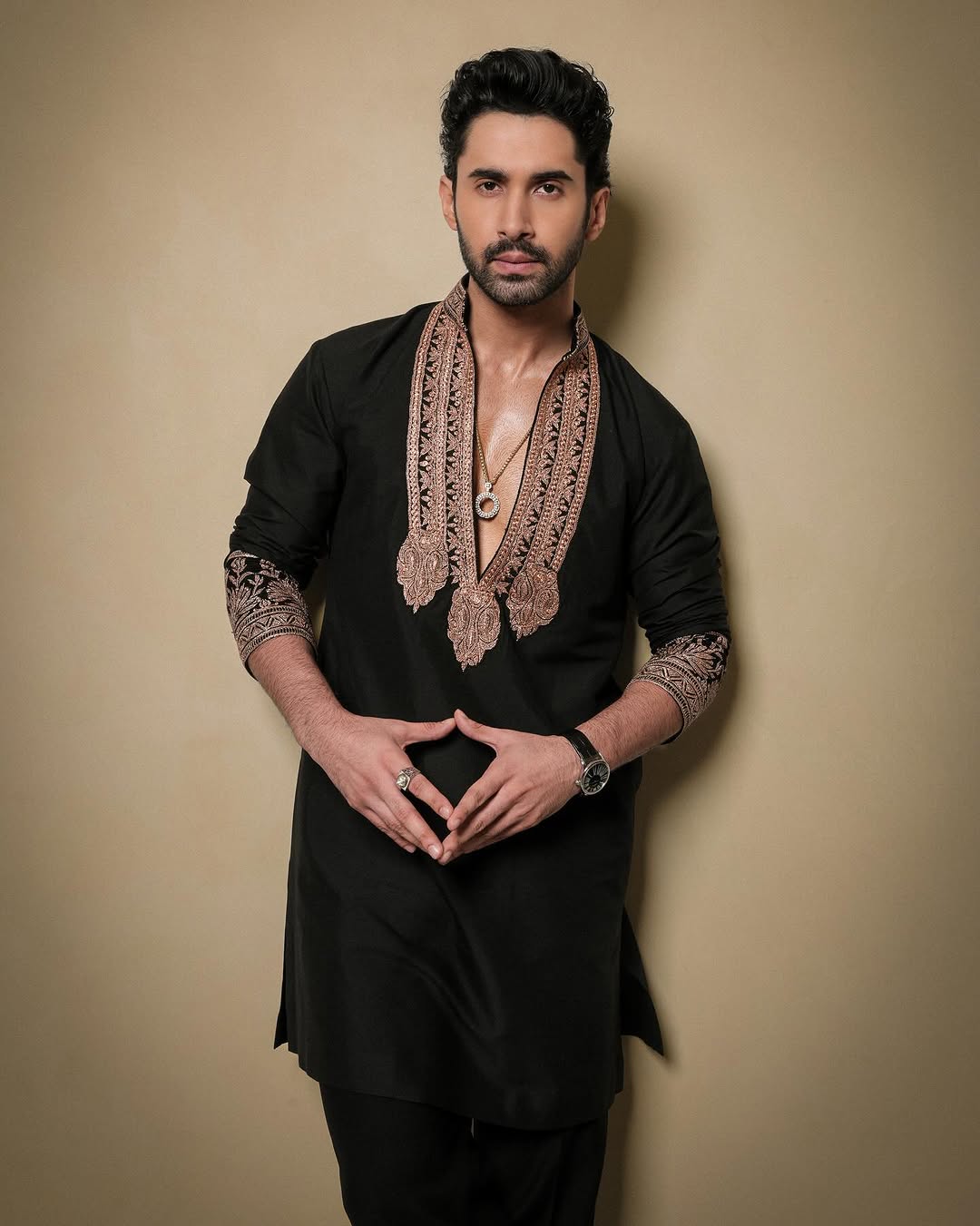 Z Black Celebrities Kurta Pajama Set - The Indian Kurta